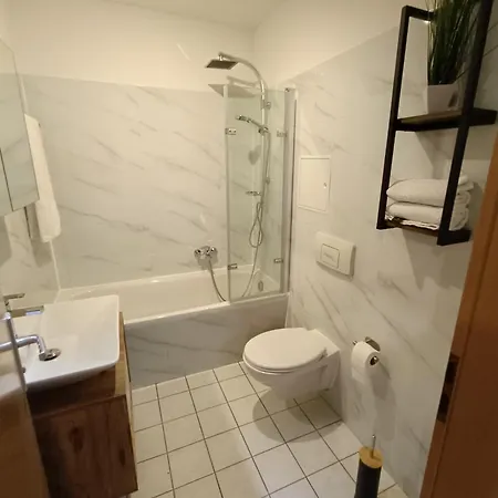 Apartment Sonnen Mit Balkon, 2 Schlafzimmer Und Mehr