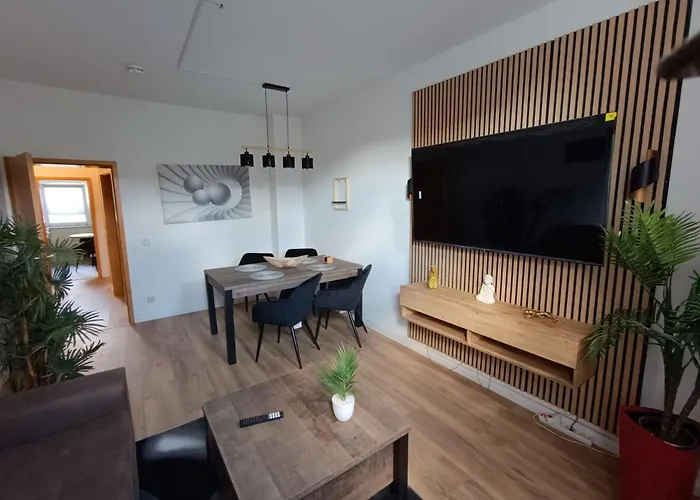 شقة Sonnen Mit Balkon, 2 Schlafzimmer Und Mehr شيمنيتز