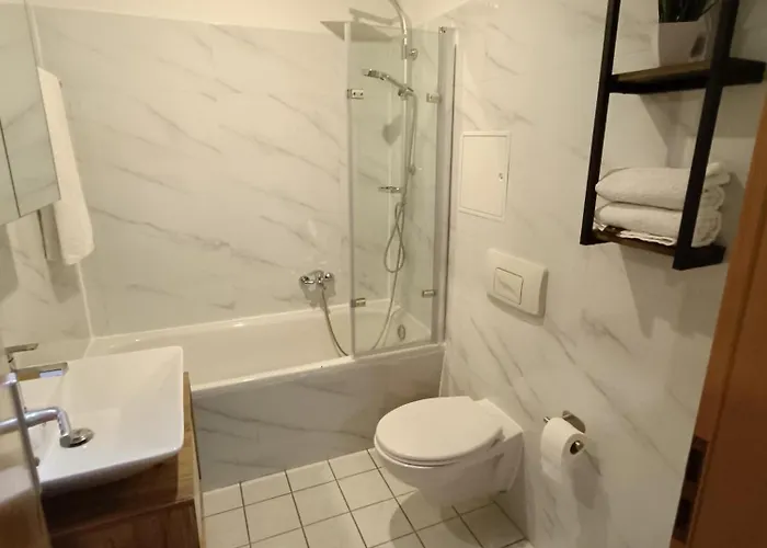 شقة Sonnen Mit Balkon, 2 Schlafzimmer Und Mehr