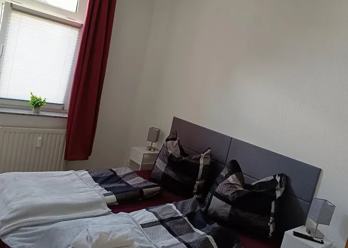 Sonnen Mit Balkon, 2 Schlafzimmer Und Mehr شيمنيتز